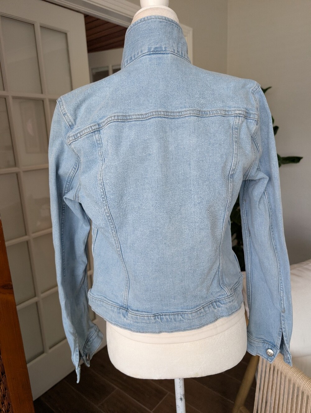 H&M Light Blue Women's Denim Jacket Medium - Picture 5 of 7